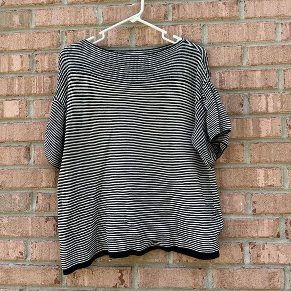 Striped Black and White Women's Top - Picture 1 of 5